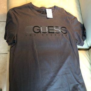 Guess- tee